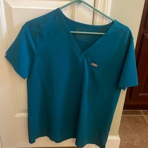 Figs scrubs M Top M Petite Bottom